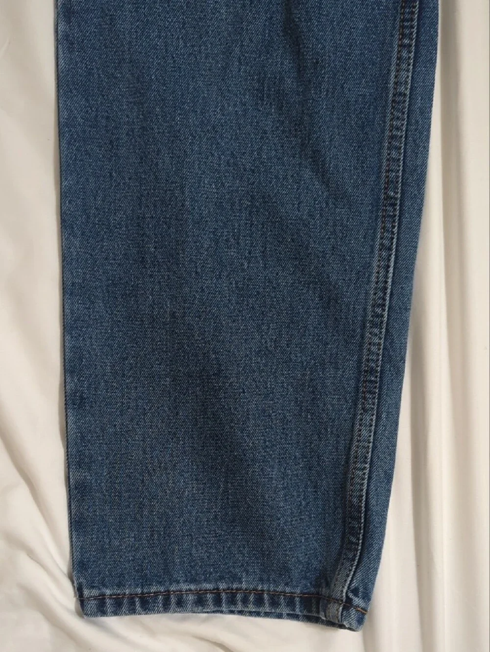 Levi’s Men’s 550 Relaxed Fit Jeans, Color Medium Stonewash Size 34x34